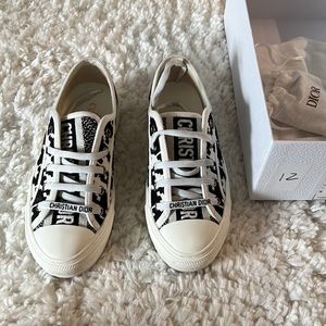 AUTHENTIC DIOR SNEAKERS